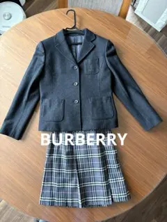 Burberry ダークグレー ・ブレザー & チェック柄スカート セットのサムネイル