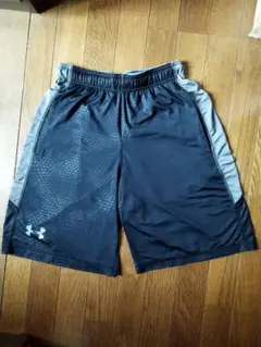 Under Armour ショートパンツ 黒/グレー