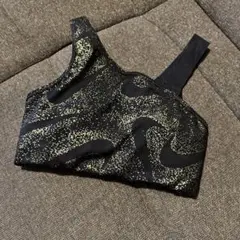 ヨガウェア　ヨガトップス　ヨガ　ナイキ　NIKE