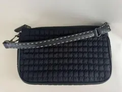 ハナエモリ　ナイロンキルティング製黒ハンドバッグ