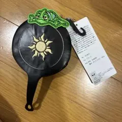 新品 ラプンツェル フライパン形 ポーチ パスカル バッグチャーム ディズニー