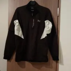 アンダーアーマー　ウィンドブレーカー　スポーツに、オシャレに。