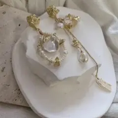 ブライダルピアス アシンメトリー パール ゴールド 揺れるピアス