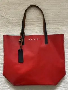 【全体的に状態が悪い】MARNI レッド/グレー PVC トートバッグのサムネイル