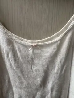 Brandy Melville ホワイト タンクトップ スリップオンのサムネイル