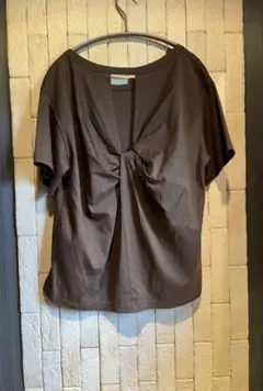 ガリャルダガランテ　バックツイスト バックオープン　半袖 Tシャツ モカブラウンのサムネイル