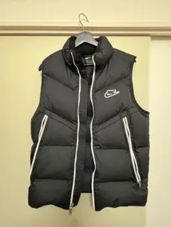 Nike ブラック ダウンベスト Mサイズ　値下げ本日のみ