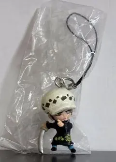 ワンピース　トラファルガー・ロー　ストラップフィギュア