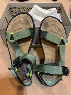 Clarks オリーブグリーン スポーツサンダルのサムネイル