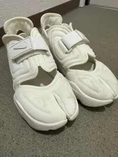 ナイキ　アクアリフト ホワイト23.5