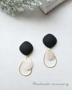063 ベージュべっ甲 ダブルリング ピアス イヤリング ハンドメイド 