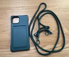 iPhone15用ケース　グリーン　カードケース&ストラップ付き