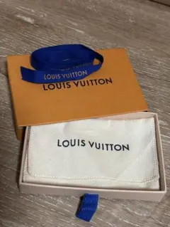 LOUIS VUITTON ギフト箱 布製ポーチ付き