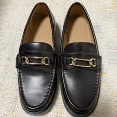 H&M 黒レザー ローファー ゴールド金具付き レディース