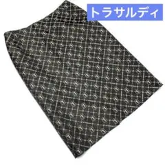 【TRUSSARDI ❤️トラサルディ】ロゴ柄❤️スカート ◎サイズ40 /L