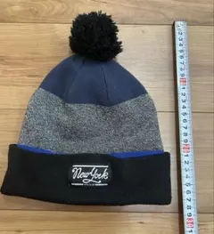 H&M. ポンポン付きニット帽