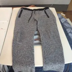 グレー スウェットパンツ ジッパーポケット付き