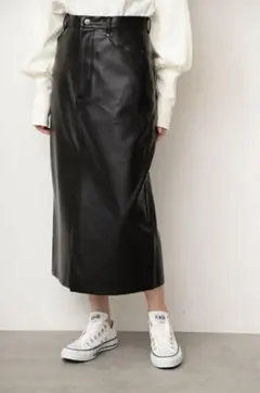 フェイクレザースカート