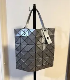 2026年最新】ISSEY MIYAKE BAOBAO トートバッグ シルバーの人気