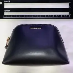 a*a様 CHARLES & KEITH ブラックポーチ