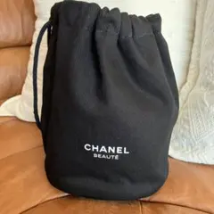 CHANEL BEAUTE ブラック巾着ポーチ