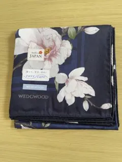 【WEDGWOOD 】花柄 ネイビー 大判ハンカチ