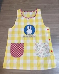 新品　未使用　エプロン　保育士　幼稚園教諭 エプロン 保育士 幼稚園 先生 サンリオキャラミックスエプロン 赤(M〜L