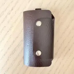 ダークブラウン キーケース カラビナ付き 6連 シンプル 茶色 合皮 ボタン