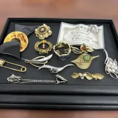 【遺品整理】アクセサリーセット(18kネックレス、イヤリング、ブローチ） 遺品整理 イヤリング ネックレス ブローチ 金盃 時計 大判 ダイヤ風