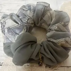 《yuri様専用》ハンドメイドシュシュ 幾何学模様×グレー