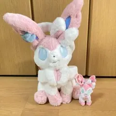 ポケモンセンター　ニンフィア　ふわふわ抱きぬいぐるみ　カラビナ付きぬいぐるみ