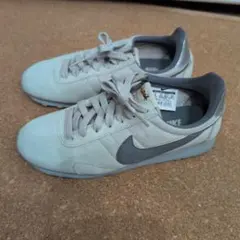 1 NIKE スニーカー グレー/ホワイト
