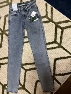 GUESS スキニーデニム セクシーカーブ 24