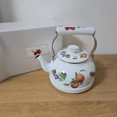 新品4点箱入Frutas Collection エジリホーロー鍋 とケトル 新品4点箱入Frutas Collection エジリホーロー鍋 とケトル - メルカリ