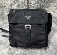 プラダ　ＰＲＡＤＡ　ショルダーバッグ　ナイロン　カメラバッグ　三角ロゴ