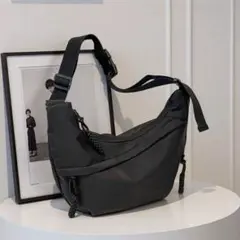 大容量 ショルダーバッグ 黒 男女兼用 斜めがけ ボディバッグ 軽量 韓国 新品