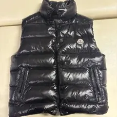 MONCLER ブラック ダウンベスト