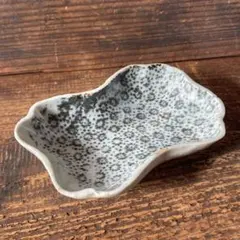 型紙摺り印判小皿 江戸時代 伝世品 折松葉 古伊万里 古印判　豆皿 天塩皿 2026年最新】型紙摺の人気アイテム - メルカリ