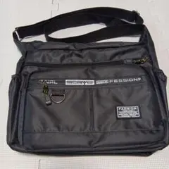 STAY PROFESSIONAL ボディバッグ ブラック　ショルダー