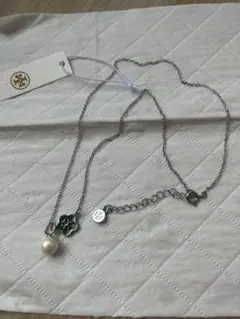 新品入荷1点Tory Burch フラワー パール ネックレスのサムネイル