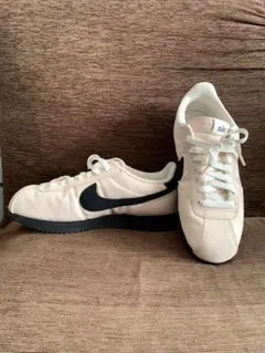 Nike コルテッツ　ピンクベージュ/ブラック