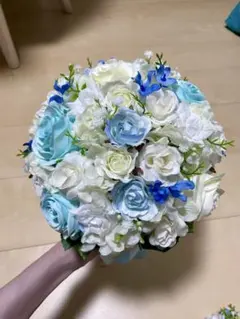 青と白の造花ラウンドブーケ