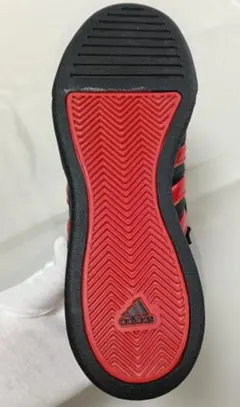 adidas　テニスシューズ　ブラック・ライトスカーレット・メタリックゴールドのサムネイル