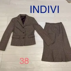 INDIVI ブラウン　千鳥格子　スーツのサムネイル