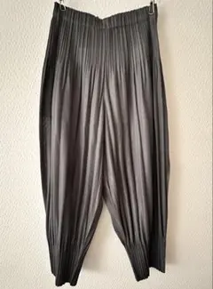 PLEATS PLEASE イッセイミヤケ ガウチョパンツ ブラック 2 - メルカリ