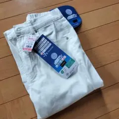 レディース冷感機能付きのホワイトパンツ　テーパード股上深め　Sサイズ
