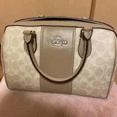 COACH ベージュ レザー ショルダーバッグ