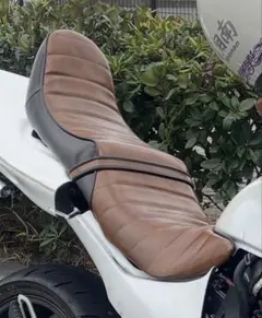 ホーネット250mc31 三段シート 40cm 白 レザー To ma様専用 ホーネット250専用 白三段シート 40cm - メルカリ