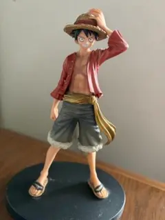 ONE PIECE フィギュア　ルフィ