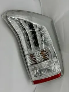 HONDAフィットGE8後期テールレンズ右 33500-TF0-J61 - メルカリ